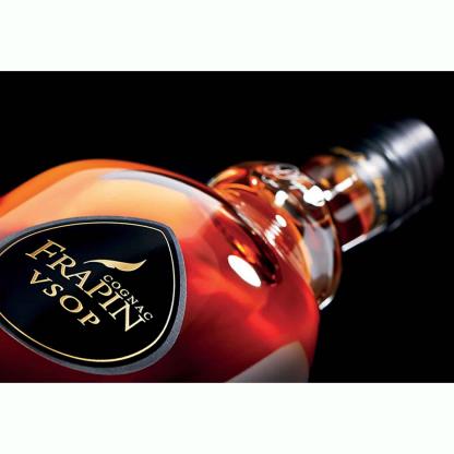 Коньяк Frapin VSOP 12 лет выдержки 0,7 л 40% Алкоголь и слабоалкогольные напитки в GRADUS.MARKET. Тел: 063 6987172. Доставка, гарантия, лучшие цены!