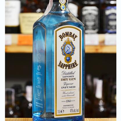 Джин британський Bombay Sapphire 0,7л 47% Алкоголь і слабоалкогольні напої на GRADUS.MARKET. Тел: 063 6987172. Доставка, гарантія, кращі ціни!