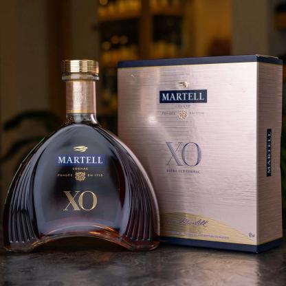 Коньяк Martell XO 0,7 л 40% в подарунковій упаковці Коньяк і бренді на GRADUS.MARKET. Тел: 063 6987172. Доставка, гарантія, кращі ціни!