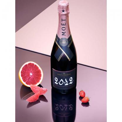 Шампанське Moet + Chandon Grand Vintage Rose сухе рожеве 0,75 л 11-13% у подарун. упаковці Шампанське сухе на GRADUS.MARKET. Тел: 063 6987172. Доставка, гарантія, кращі ціни!