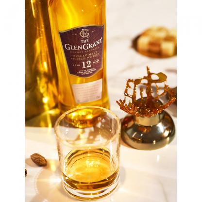 Віскі The Glen Grant 12 років витримки 0,7 л 43% Односолодовий віскі на GRADUS.MARKET. Тел: 063 6987172. Доставка, гарантія, кращі ціни!