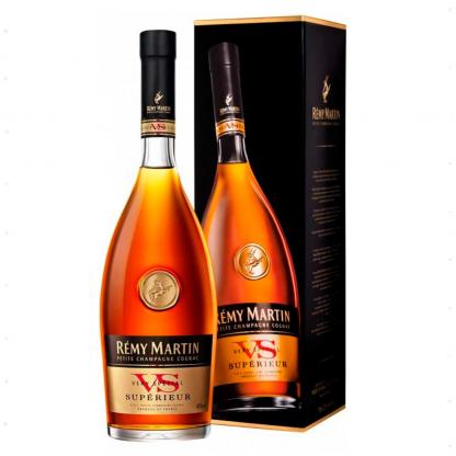 Коньяк Remy Martin Superior VS 0,7 л 40% Коньяк выдержка 5 лет в GRADUS.MARKET. Тел: 063 6987172. Доставка, гарантия, лучшие цены!