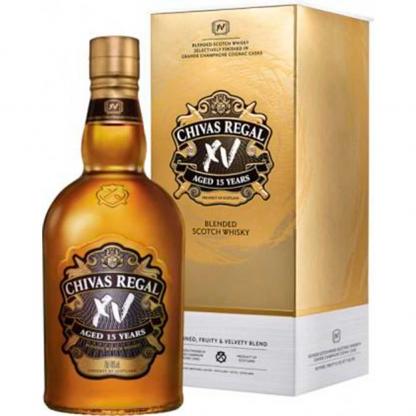 Віскі Chivas Regal 15 років витримки 0,7 л 40% Подарункові набори на GRADUS.MARKET. Тел: 063 6987172. Доставка, гарантія, кращі ціни!