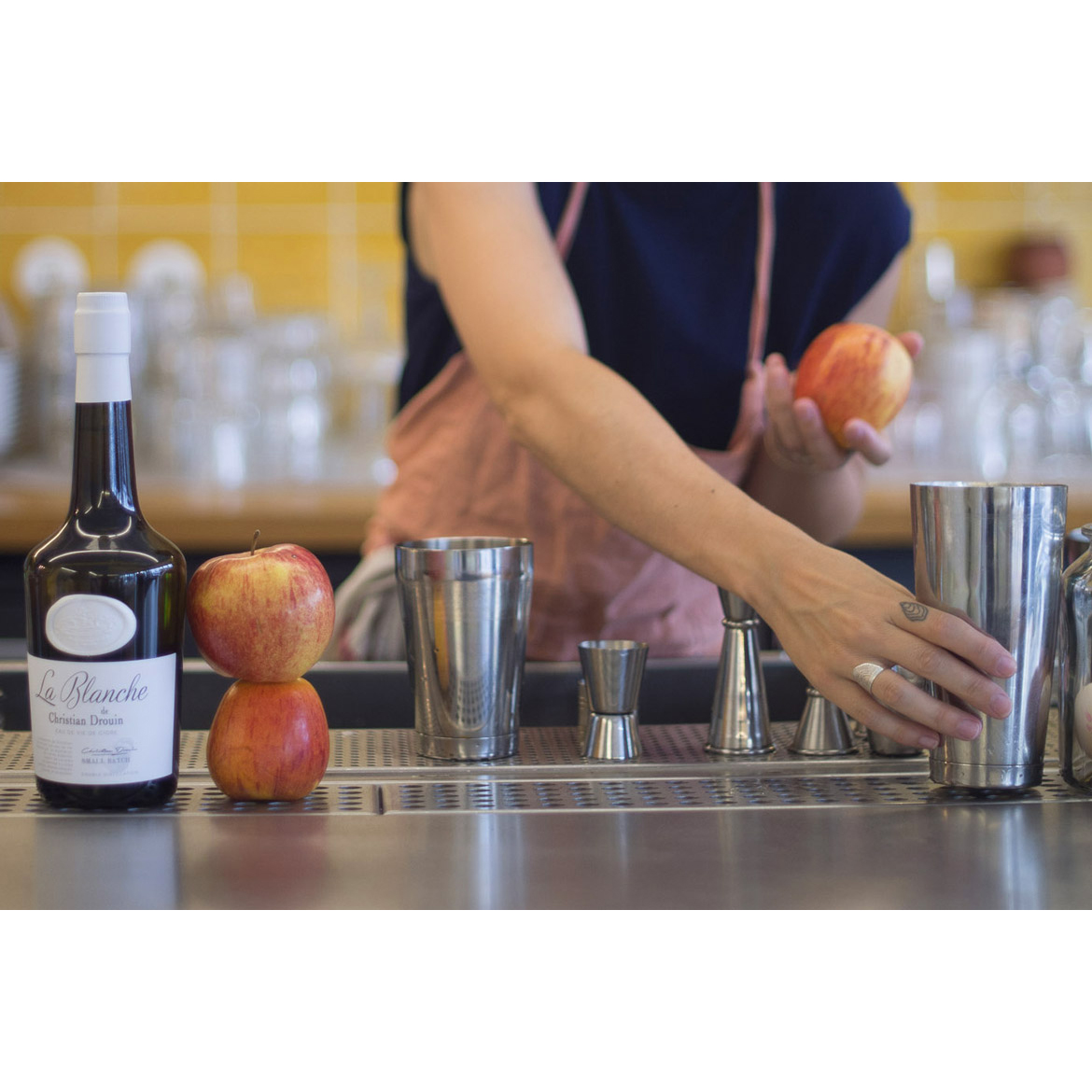 Кальвадос французский Christian Drouin La Blanche Eau de Vie de Cidre 0,7л 40% Кальвадос в GRADUS.MARKET. Тел: 063 6987172. Доставка, гарантия, лучшие цены!, фото4