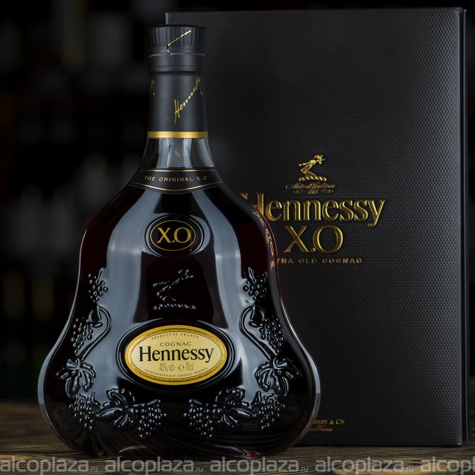 Коньяк Hennessy XO 20 років витримки 0,7 л 40% в подарунковій упаковці Коньяк витримка 20 років на GRADUS.MARKET. Тел: 063 6987172. Доставка, гарантія, кращі ціни!, фото2