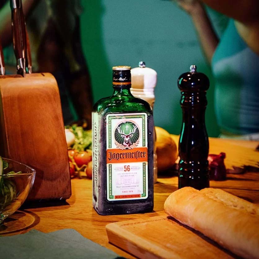 Ликер Jagermeister 0,2л 35% Ликеры в GRADUS.MARKET. Тел: 063 6987172. Доставка, гарантия, лучшие цены!, фото4